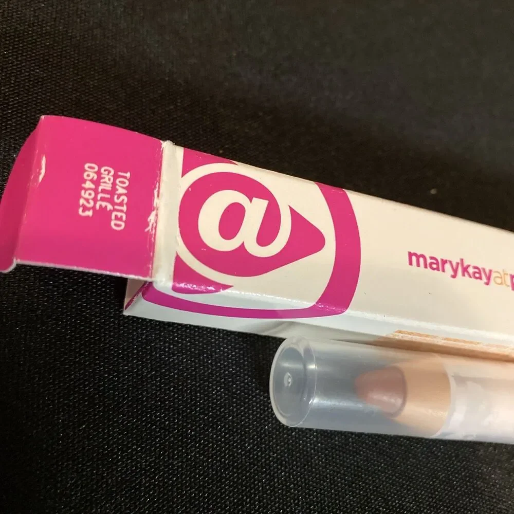 Mary Kay At Play Lip Crayon Toasted Grill Lip Color
